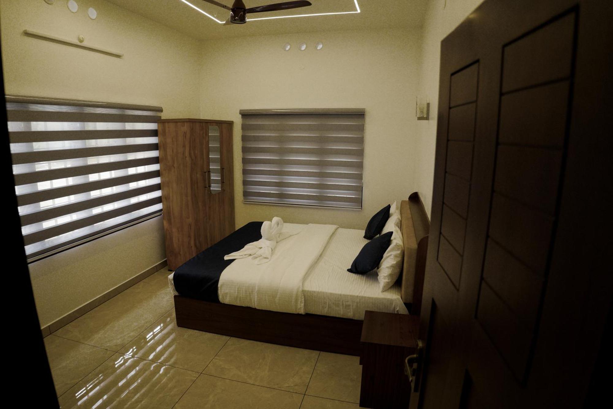 Teak And Lake Homestay Thekkady Exterior foto